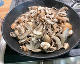Une image de l'étape 5 de Flan aux champignons, magret de canard et courgette.