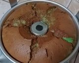 Foto langkah ke 10 dari resep Chocolate Pandan Chiffon Cake.
