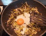 รูปขั้นตอนการทำที่ 4 ของ ผัดผักกาดดองใส่ไข่