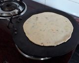 A picture of step 3 of Potato Parantha.