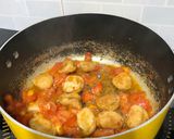 Hình bước làm 3 của món Cá viên chiên xốt cà chua 🍅 🐟