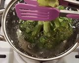 A picture of step 1 of You’ll Want to Eat Broccoli Every Morning! 🥦🍳.