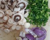 عکس مرحله 1 از دستور پاستا با سس قارچ و خامه آکوافابا