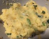 Foto langkah ke 5 dari resep Perkedel Kentang ala ala Anak Rantau.