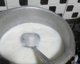 A picture of step 4 of Zafran kheer.