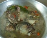 Foto langkah ke 3 dari resep Sop kepala ikan tomat ijo.