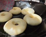 Foto langkah ke 4 dari resep Donat Tanpa Kentang.