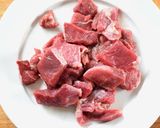 A picture of step 1 of Beef rendang.