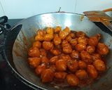 A picture of step 2 of Leftover moong pakora chaat.