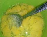 A picture of step 3 of Fried yam with egg.