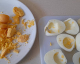 Foto del paso 3 de la receta: Huevos rellenos de porra (salmorejo)