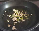 Foto del paso 1 de la receta Burritos de calabacín y jamón ibérico al pesto
