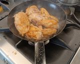 A picture of step 4 of Chicken sauté chasseur.