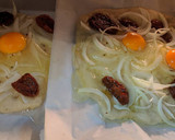 Foto del paso 6 de la receta: Focaccia con cebolla y huevo