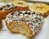 A picture of step 9 of Glazed doughnuts.