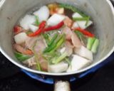 รูปขั้นตอนการทำที่ 3 ของ ต้มยำไก่น้ำใส