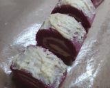 Foto langkah ke 4 dari resep Cheese Taro Roll Cake.