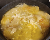 Foto del paso 2 de la receta: Patatas al ajo cabañil y lubina