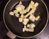 Foto del paso 2 de la receta: Cestita de jamón, queso, huevo y calabacín