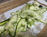 Foto del paso 3 de la receta: Lasaña de calabacín rellena de boloñesa con verduras