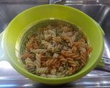 Foto del paso 2 de la receta: 284. Espirales de colores con nata y chorizo