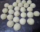Foto del paso 4 de la receta: Alfajorcitos de coco y dulce de leche