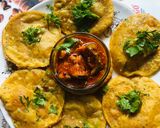 A picture of step 3 of Masala puri.