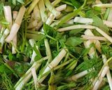 Hình bước làm 3 của món Rau cần nước nấu cá