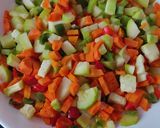 Foto del paso 2 de la receta: Tortilla de calabacín, zanahoria y pimiento
