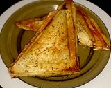 A picture of step 11 of Tex's Pizza Toastie 🐷🧀 🍞🌿🍕.