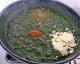 A picture of step 6 of Lasooni palakh paneer.