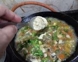 A picture of step 3 of Mix vegetable soup.