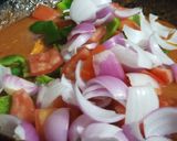 A picture of step 5 of Chicken jalferazi with egg rice.