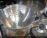 A picture of step 4 of Spätzle.