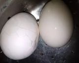 A picture of step 1 of Boiled egg cut snowman.