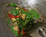 Foto langkah ke 4 dari resep Oseng Tempe Bayam Kelor.