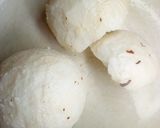 A picture of step 1 of Coconut gullisuwa.