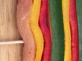 Brochetas de pollo y verdura