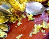 Foto del paso 16 de la receta: Cazuela de arroz al horno con almejas y mejillones al vapor