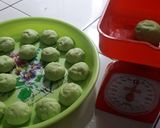 Foto langkah ke 3 dari resep Roti kasur pandan isi keju.