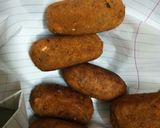 A picture of step 6 of Potato rice bullet.