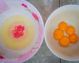 Hình bước làm 1 của món Bánh bông lan sữa chua