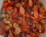 Foto del paso 2 de la receta Zanahorias con berenjenas y gambas