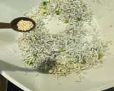 魩仔魚炒花生的食譜步驟3照片