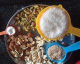 ડ્રાયફ્રુટ ચીક્કી (Dryfruit Chikki Recipe In Gujarati) રેસીપી સ્ટેપ1ફોટો