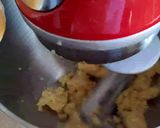 Foto langkah ke 5 dari resep Red Berry and Coconut Cream Puffs (Choux Au Craquelin).