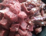 A picture of step 1 of Steak and kidney pie.
