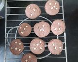 A picture of step 7 of Red velvet chocochip cookies.