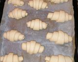 Pas rețetă Croissante cu unt 🥐 9 fotografie