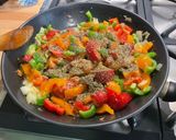 Une image de l'étape 13 de Tarte filo, oignon, chèvre et poivrons tricolores.